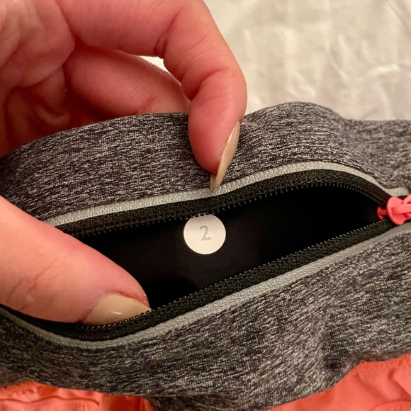 Lululemon speed shorts size 2 - Picture 2 of 3